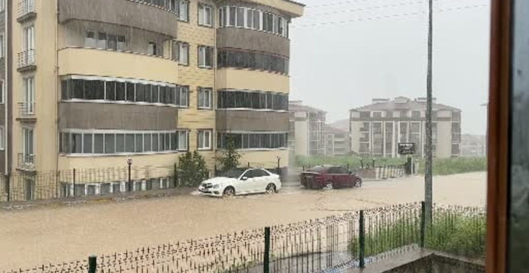 Safranbolu'da Sağanak Yağmur Hayatı Olumsuz Etkiledi