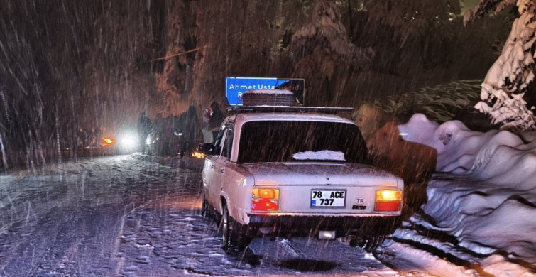 Safranbolu'nun Tarihi Yapıları Karlı Manzarasıyla Büyülüyor