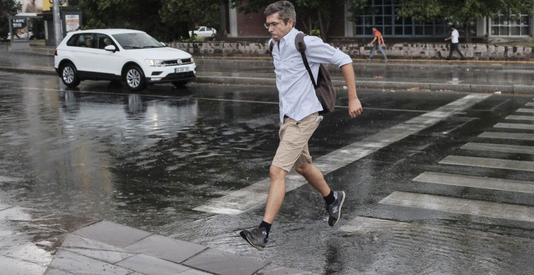 Sağanak Devam Ediyor! 3 Bölge İçin Meteoroloji'den Uyarı Yapıldı! 17 Haziran Hava Durumu