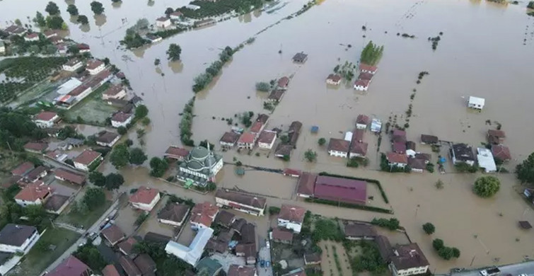 Sağanak sonrası göl taştı: Düzce’de bir köy sular altında kaldı
