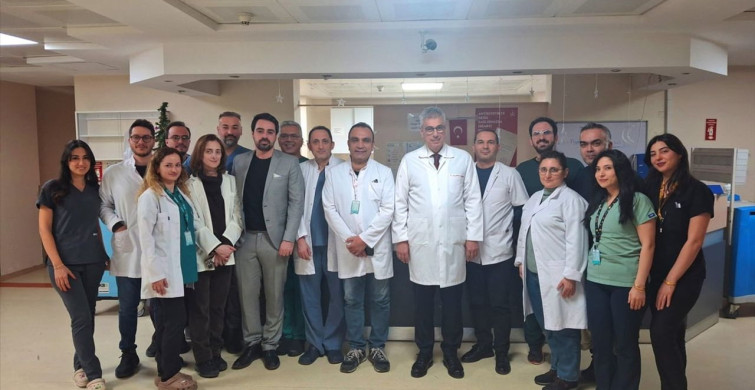 Sağlık Bakanı Memişoğlu, 2026'nın İlk Mesai Gününde Sağlık Çalışanları ile Buluştu