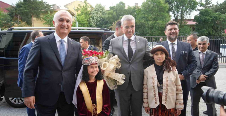 Sağlık Bakanı Memişoğlu: Dünyada söz sahibi bir tedavi hizmetleri başarımız var