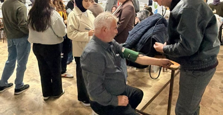 Sağlık öğrencilerden kırsalda vatandaşlara ilk yardım etkinliği
