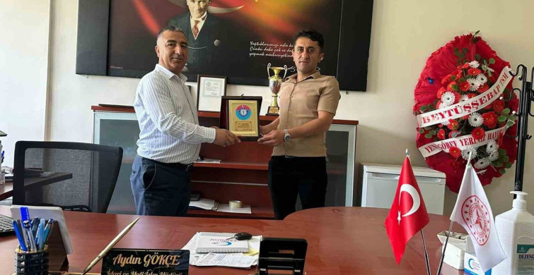 Sağlık-Sen: Sağlık çalışanları insan hayatını öncelerken yoğun iş temposuyla da mesleğinden bezdiriliyor