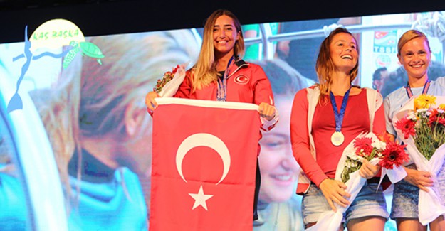 Şahika Ercümen: "Kaş'ın Sıcak Mavi Suları Bana Dalışı Çok Sevdiriyor"