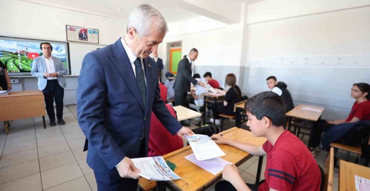Şahinbey Belediyesi Öğrencilere Destek Sağlıyor
