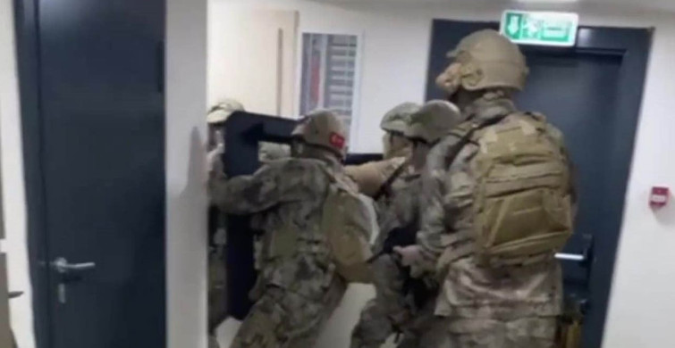 Sahte Avukat Kimlikleriyle Yakalanan Şahıs 15 Yıl Hapis Cezasıyla Aranıyordu