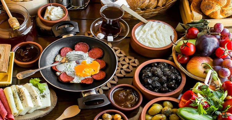 Sahur nedir, neden yapılır? Sahurda tok tutan yiyecekler nelerdir? Sağlıklı bir oruç için sahurda tüketilmesi gerekenler