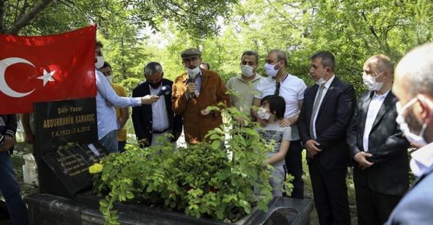 Şair ve Yazar Abdürrahim Karakoç Unutulmadı