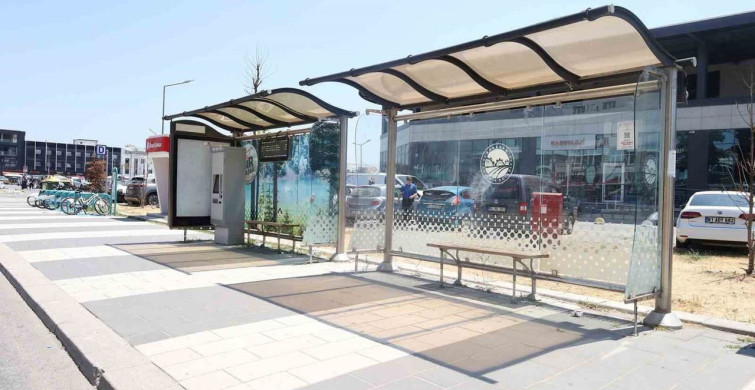 Sakarya Büyükşehir Belediyesi dijital dönüşümde QR akıllı durak sistemini hayata geçiriyor