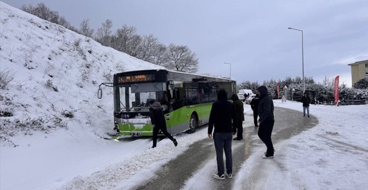 Sakarya Kent Merkezinde Kar Yağışı