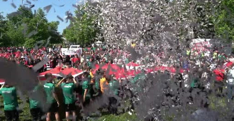 Sakarya'da 19 Mayıs Coşkusu: Bando Eşliğinde Kutlama