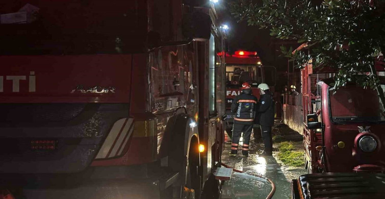 Sakarya'da Gece Yangın Paniği: İtfaiye Hızla Müdahale Etti