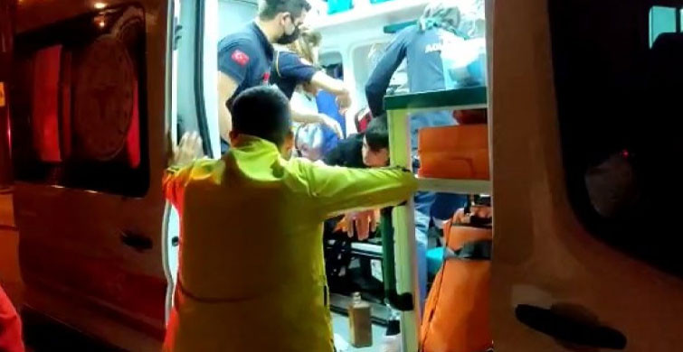 Sakarya'da Gençler Arasında Bıçaklı Kavga Yaşandı: 3 Yaralı