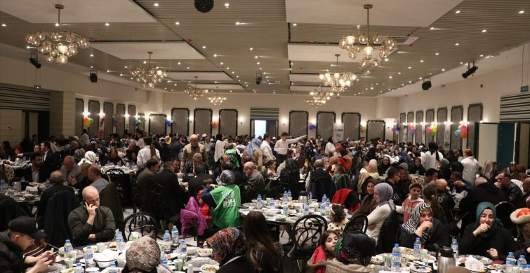 Sakarya'da İftar Programında Yetimler Buluştu