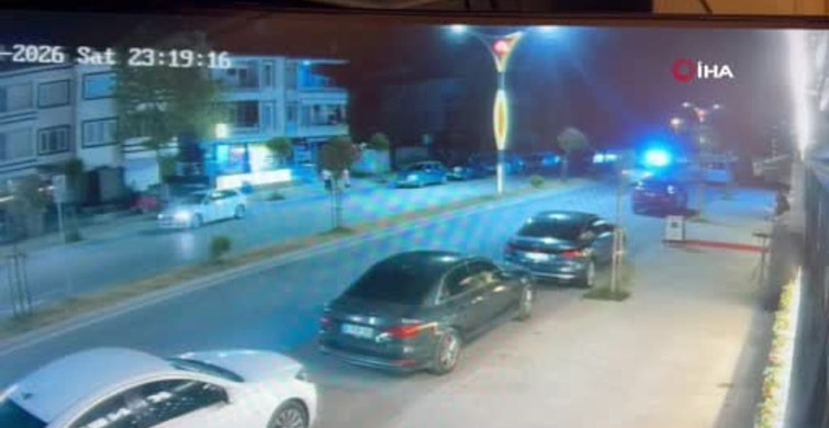 Sakarya'da kontrolden çıkan otomobil park halindeki araçlara çarptı