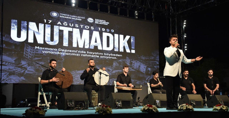 Sakarya'da Marmara Depremi Şehitleri Anıldı