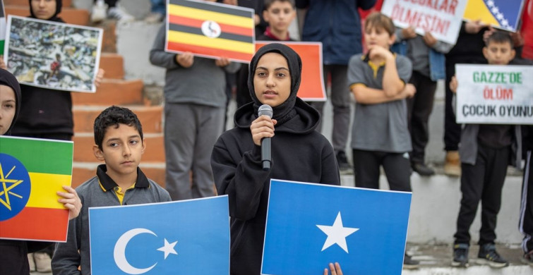 Sakarya'da Öğrenciler Çocuk Hakları Günü'nde Zulüm Altındaki Akranlarını Andı