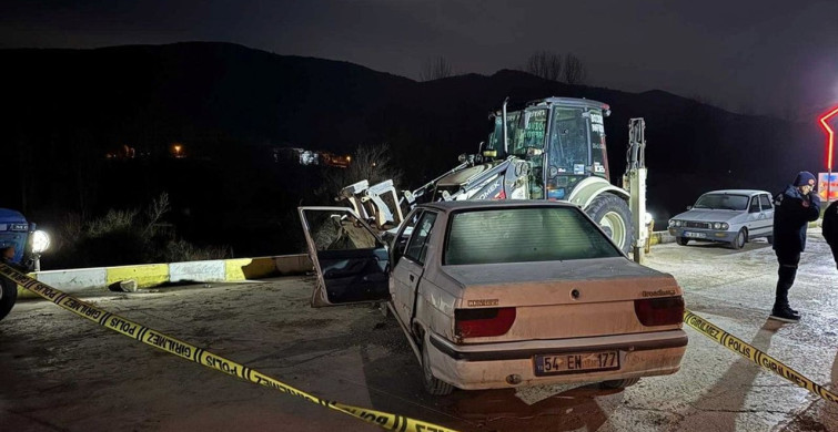 Sakarya'da Park Halindeki İş Makinesine Çarpan Sürücü Hayatını Kaybetti
