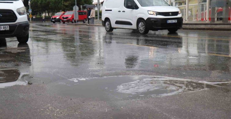 Sakarya'da sağanak yağış günlük yaşamı olumsuz etkiledi
