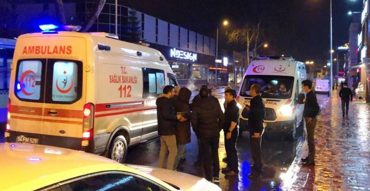 Sakarya'da Yol Verme Kavgası: 2 Kişi Bıçaklandı
