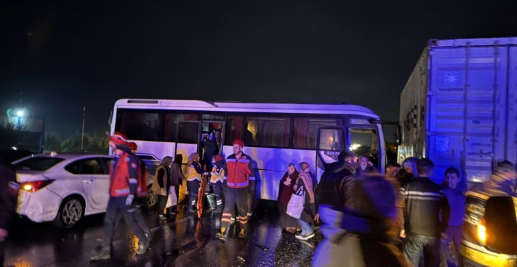 Sakarya'da Zincirleme Trafik Kazası: 12 Yaralı