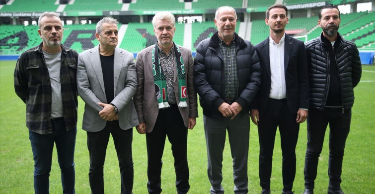 Sakaryaspor'da Başkan Muhammet Kıratlı ile Devam Kararı Alındı
