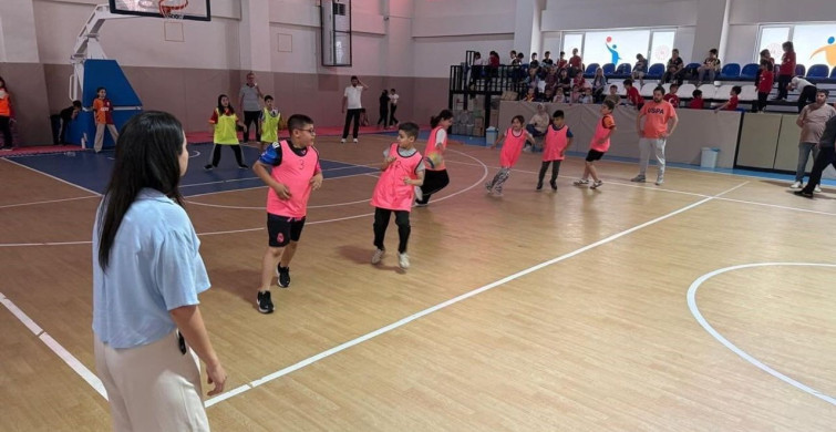 Salavatlı İlkokulu Geleneksel Oyunlarda Başarı Elde Etti