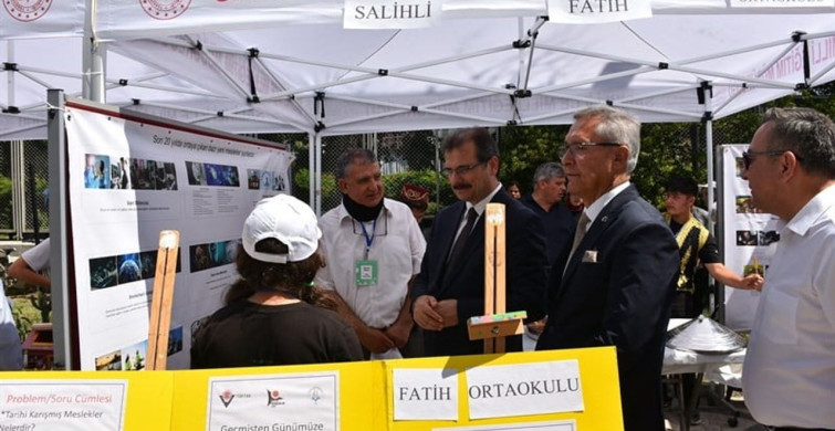 Salihli'de bilim fuarları festivali açıldı