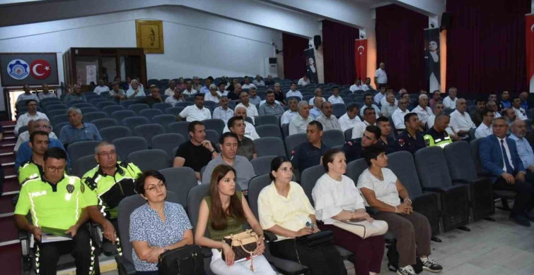 Salihli'de muhtarlar toplantısı yapıldı: talepler ve sorunlar masaya yatırıldı