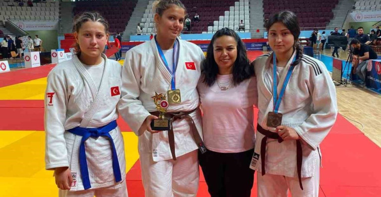 Salihlili Hira Kılkış Türkiye şampiyonu oldu