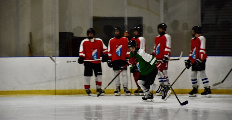 Şampiyon Buz Hokeyci Süveyda Nil Yalçın'ın Kaptanlık Hayali