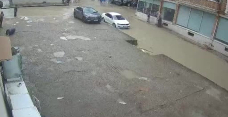 Samsun Havza'da Sel Felaketi: Güvenlik Kameraları Dehşet Anlarını Kaydetti