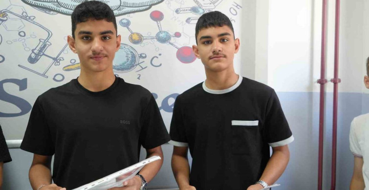 Samsun'da 13 ikiz öğrenci karne heyecanı yaşadı