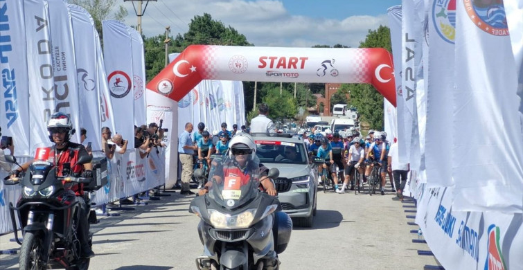 Samsun'da 3. Uluslararası Kurtuluş Yolu Bisiklet Turu Devam Ediyor