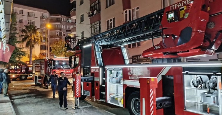 Samsun'da Çatı Katında Yangın: İtfaiye Müdahale Etti