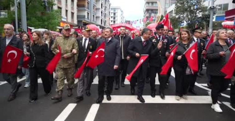 Samsun’da Coşkulu Fener Alayı Yürüyüşü
