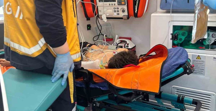 Samsun'da denize giren çocuk boğulma tehlikesi geçirdi