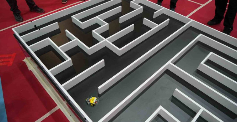 Samsun'da Genç Kaşiflerin Robot Yarışması Heyecanı