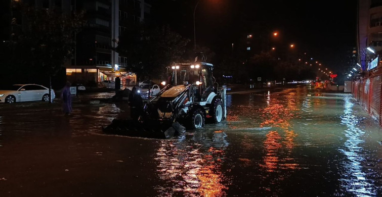 Samsun'da Gök Gürültülü Sağanak Yağış Hayatı Olumsuz Etkiledi