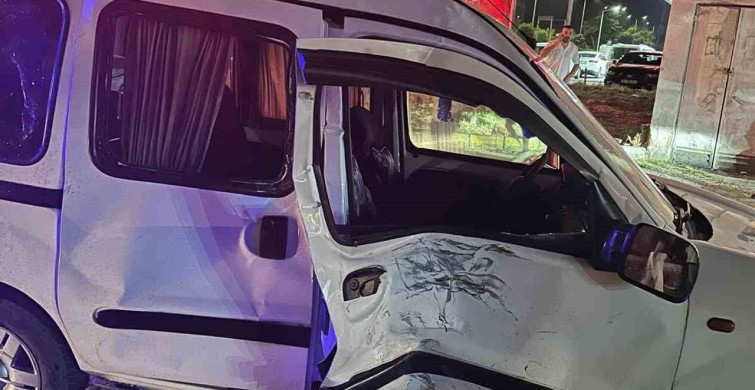 Samsun'da hafif ticari araç ile motosiklet çarpıştı: 5 yaralı