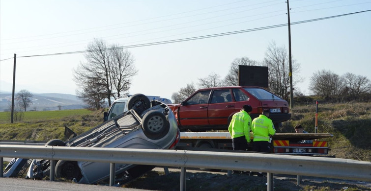 Samsun'da İki Araç Çarpıştı: 3 Yaralı