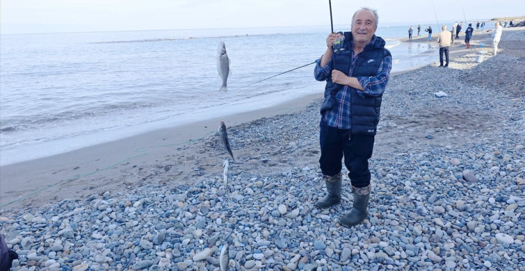 Samsun'da Kaçan Balıklar Amatör Balıkçıları Sevinçle Karşıladı
