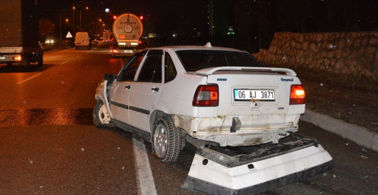 Samsun'da Kaldırıma Çarpan Otomobilde İki Yaralı