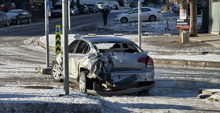 Samsun'da Kar Yağışı ve Buzlanma Trafik Kazalarına Neden Oldu