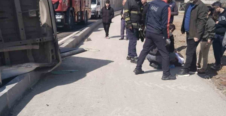 Samsun'da Minibüs Devrildi, 1 Yaralı