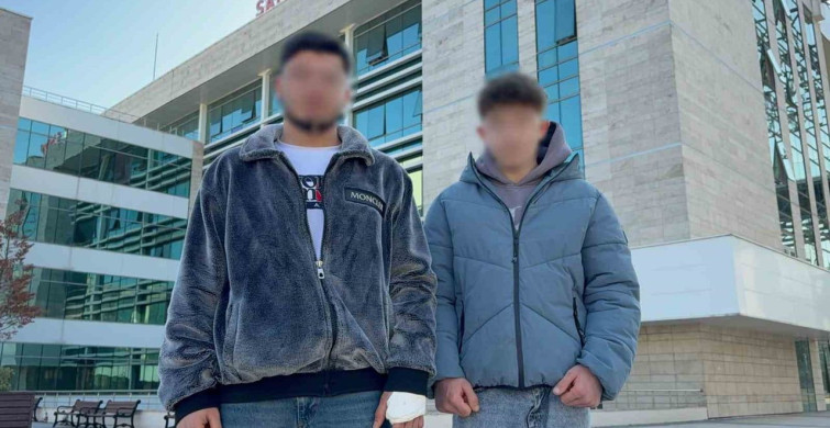 Samsun'da Otomobil Motosiklete Çarptı, Güvenlik Kamerasında Görüntülendi