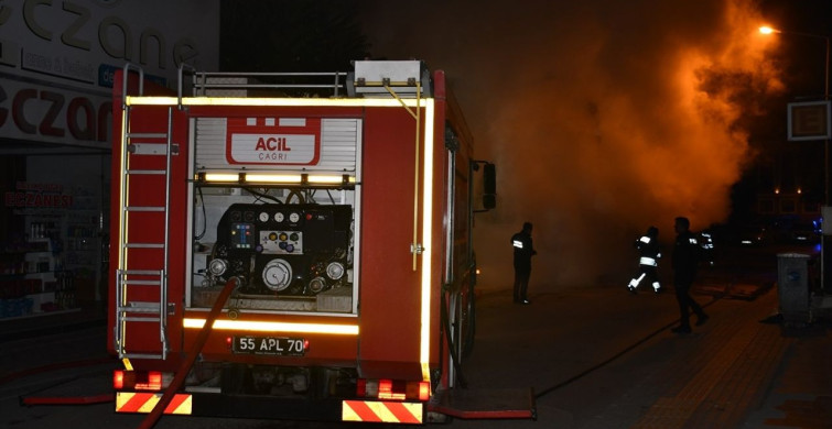 Samsun'da Park Halindeki Araç Alev Alev Yandı