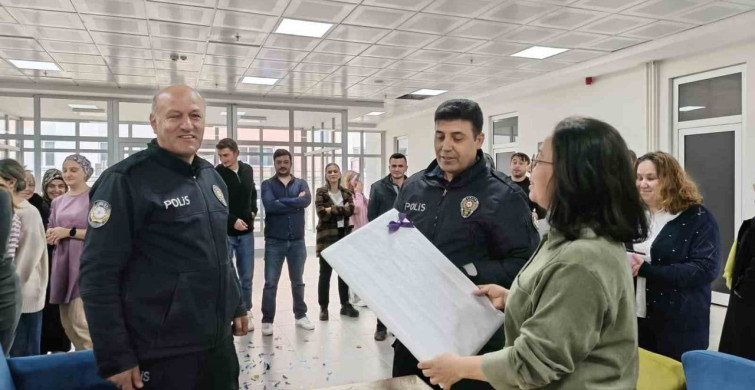 Samsun'da Polisi Pastayla Karşıladılar