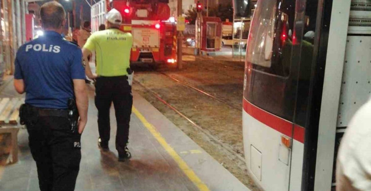 Samsun'da sefer halindeki tramvayda yangın paniği